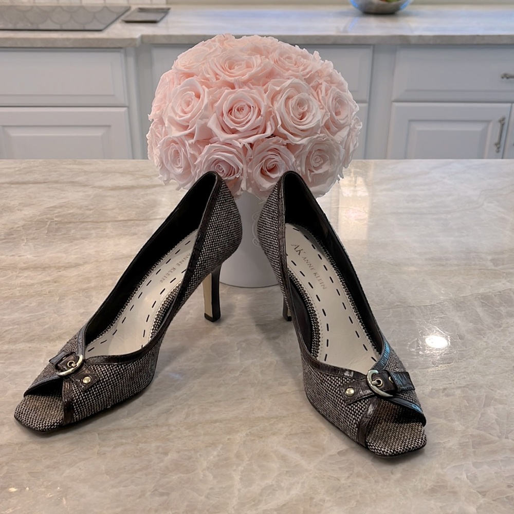 Anne Klein tweed pumps